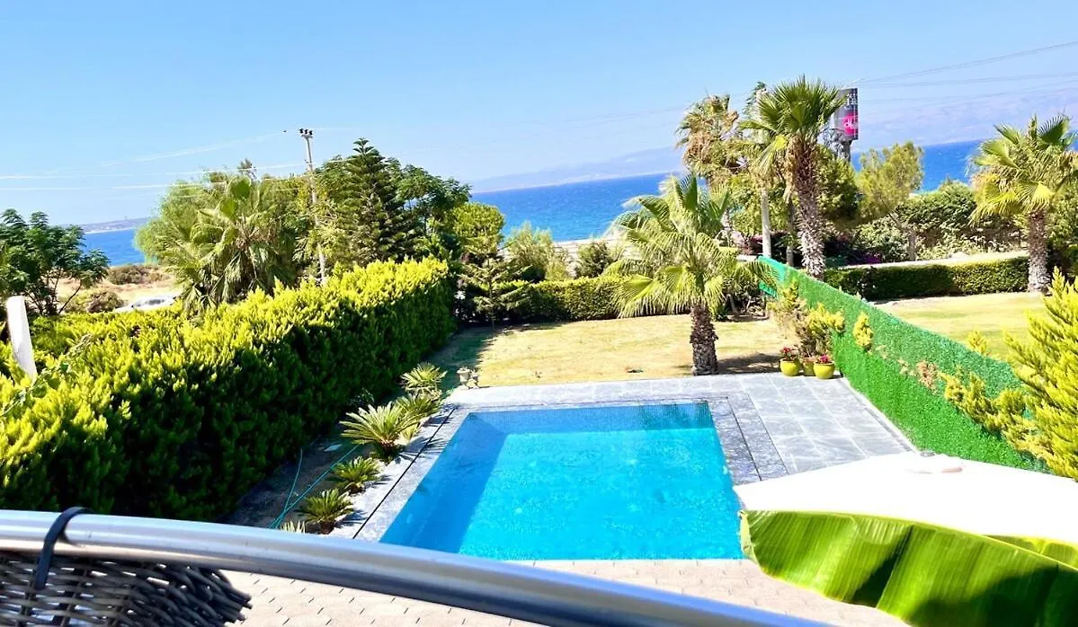 Sea Front Private Villa With Salt Pool Çeşme 0*,  Turquia