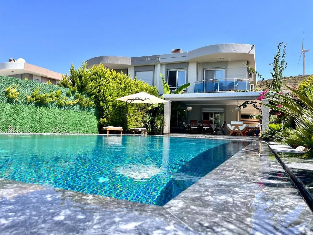 Sea Front Private Villa With Salt Pool Çeşme 0*,