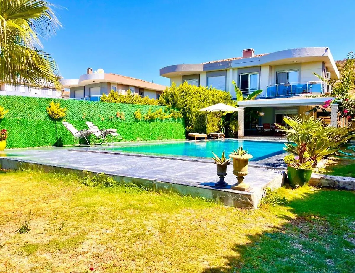 Sea Front Private Villa With Salt Pool Çeşme
